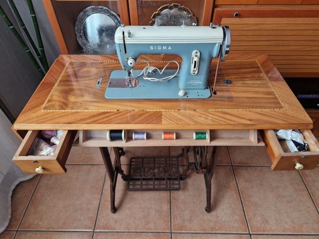 Máquina de coser SIGMA modelo N