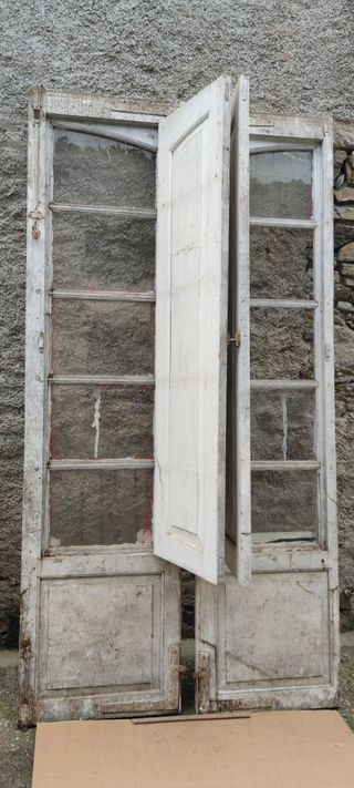 Puertas de madera antigua