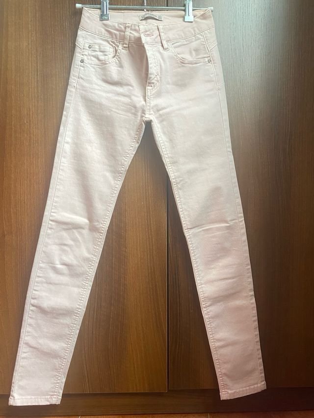 Pantalon skinny rosa pull and bear
