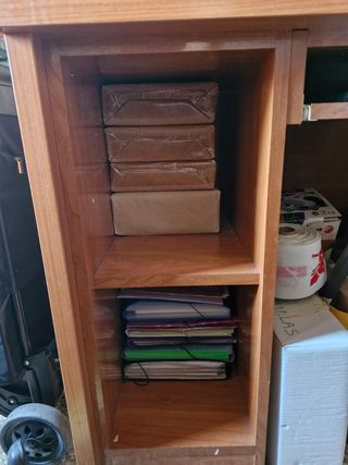 MESA Y CAJONERA ARTESANAL EN MADERA NOBLE