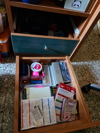 MESA Y CAJONERA ARTESANAL EN MADERA NOBLE