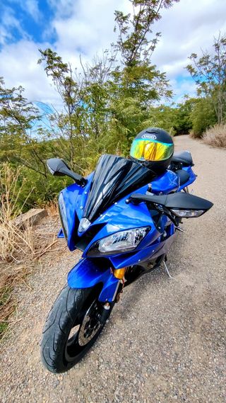 YAMAHA R6