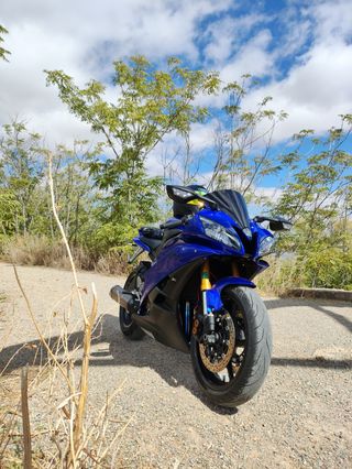 YAMAHA R6