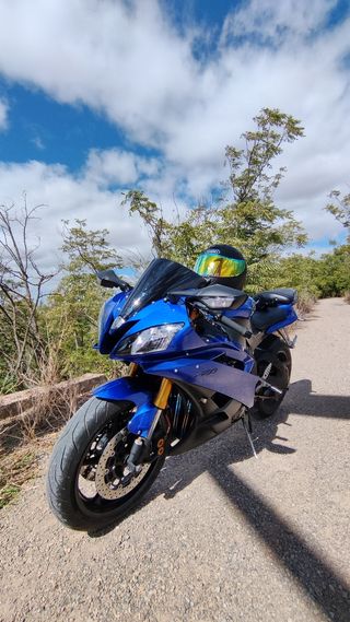 YAMAHA R6