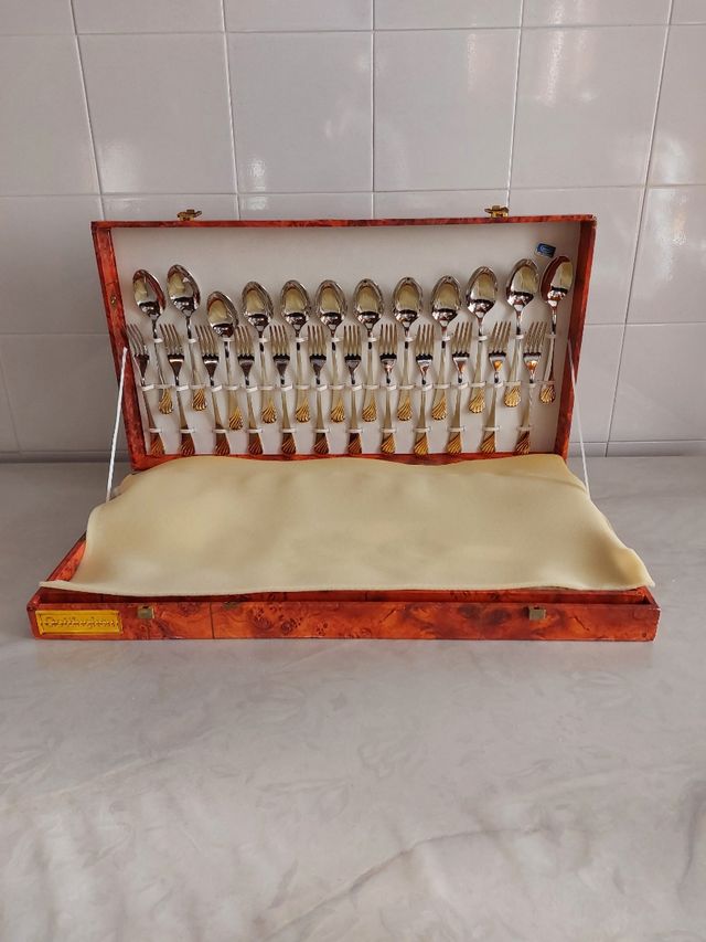 Set posate completo 12 coperti