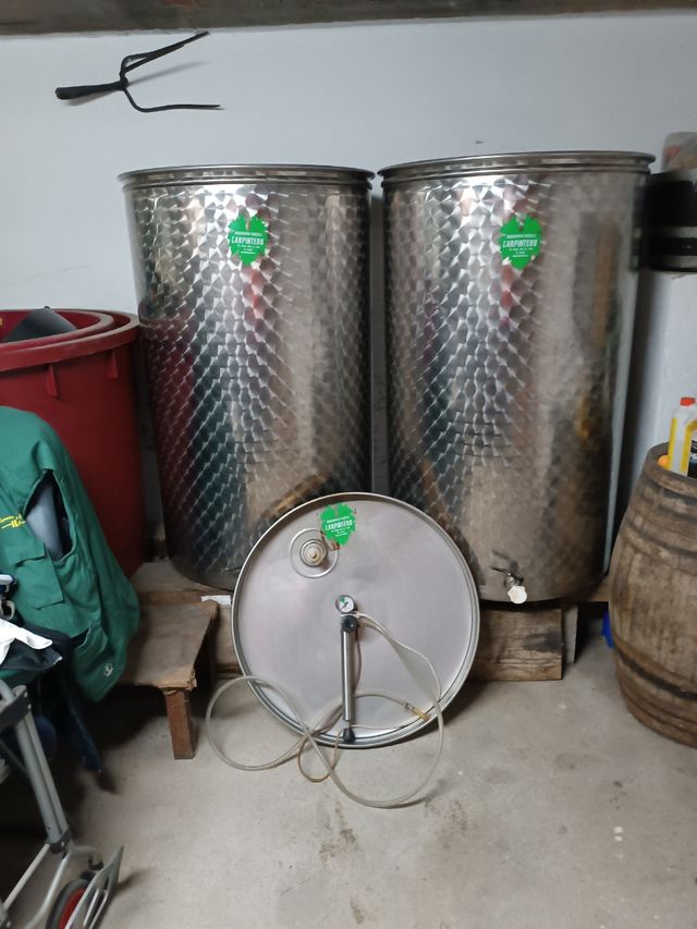 2 Bidones inox vino