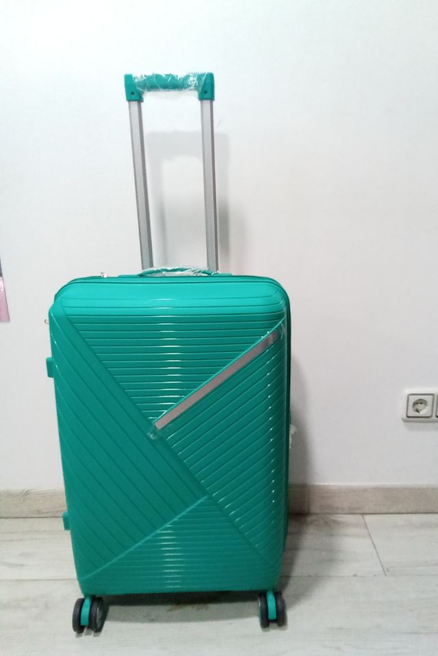 Maletas nuevas a estrenar