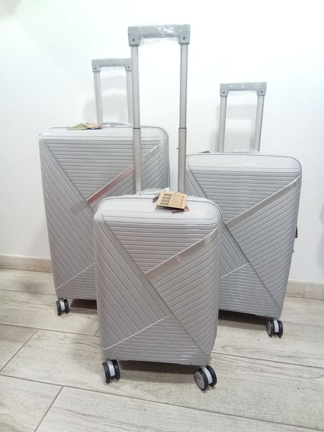 Maletas nuevas a estrenar