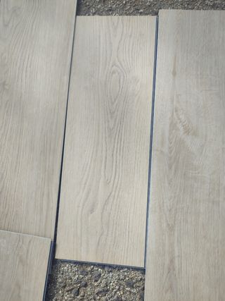 Se regala Rodapié y se vende recortes de parquet 