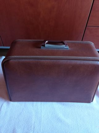 Maquina de coser Alfa b en maletín