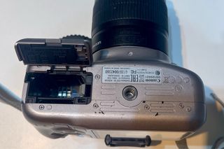 ¡Cámara Canon EOS 1300D! En perfecto estado 📸✨