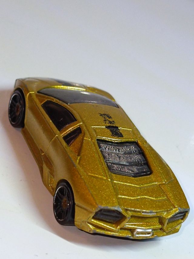LAMBORGHINI REVENTÓN 1/64 HOTWHEELS