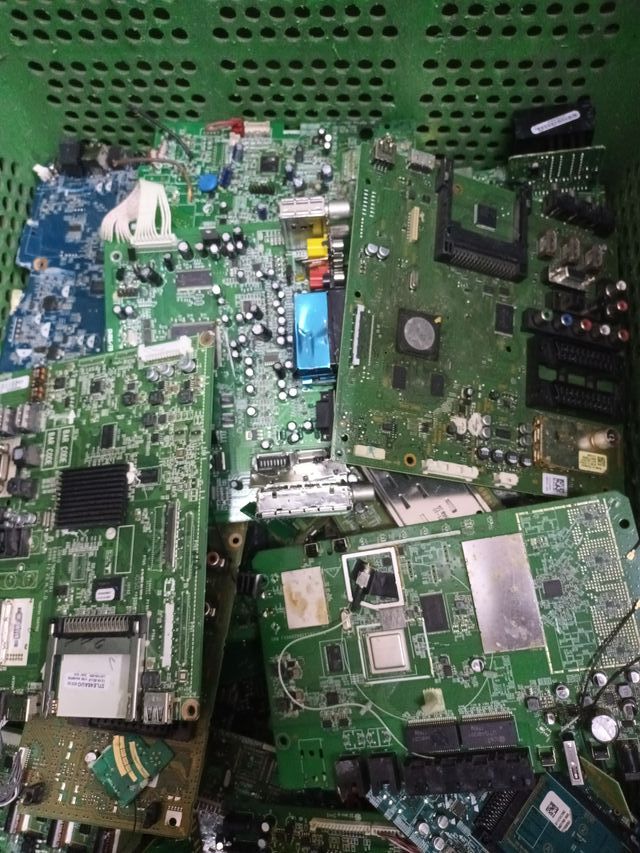 reciclaje de material informático y electrónico  