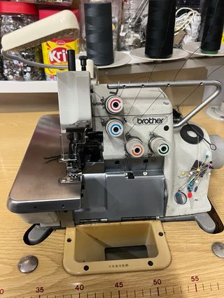 Overlock remalladora brother industrial