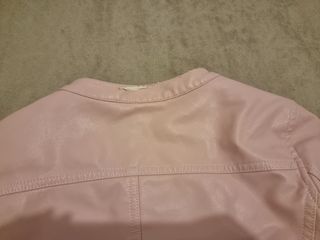 Cazadora efecto polipiel rosa