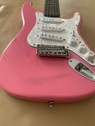 Guitarra eléctrica Encore 3/4 con accesorios