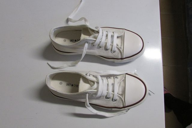 Zapatillas de lona blanca con puntera Talla 32