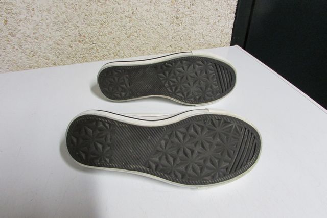 Zapatillas de lona blanca con puntera Talla 32