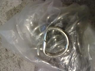 Mosquetões redondos metálicos