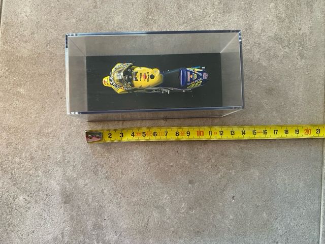 Miniatura moto Valentino Rossi 2001