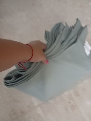 Cortinas color verde.