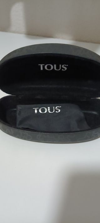 Gafas de sol TOUS.