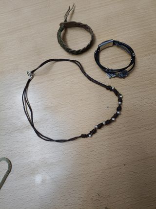 Bisutería collar y pulsera cuero