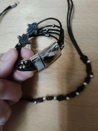 Bisutería collar y pulsera cuero