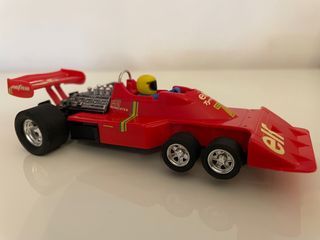 SCALEXTRIC TYRRELL P34  ROJO OSCURO COMO ESTRENA