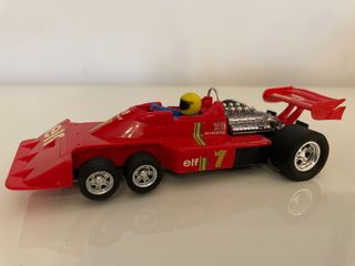 SCALEXTRIC TYRRELL P34  ROJO OSCURO COMO ESTRENA