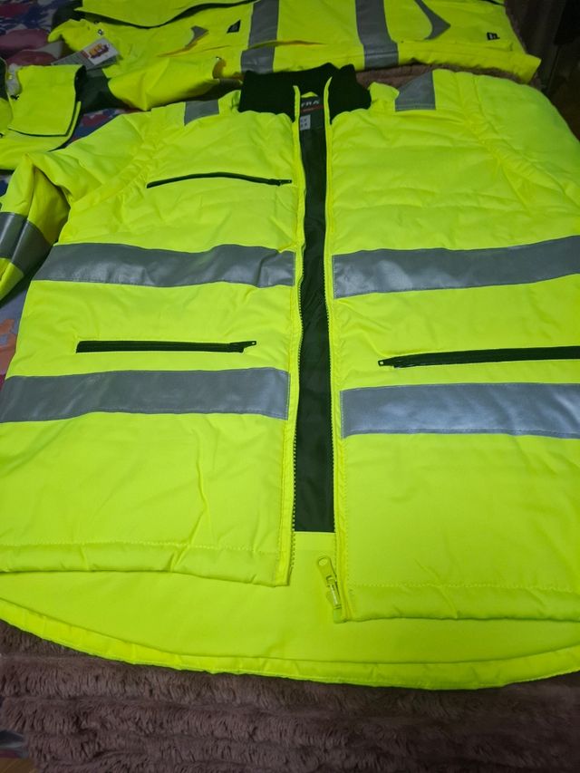 Chaqueta y chaqueton para frio y lluvian cofra V24