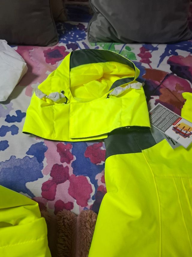 Chaqueta y chaqueton para frio y lluvian cofra V24