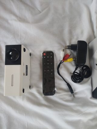 Mini Proyector Led Blanco y Negro