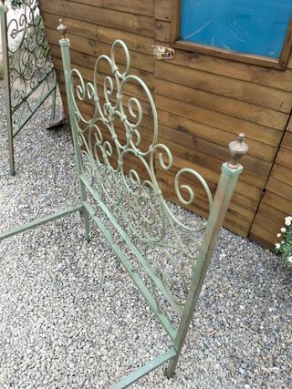 Struttura letto in ferro battuto