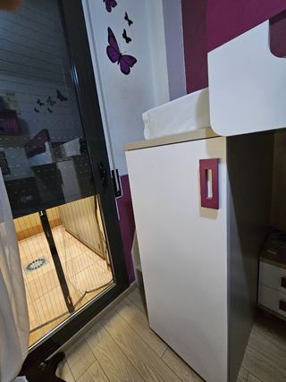 Litera superior, Mueble ropero y escritorio