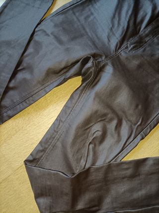 Pantalón encerado Stradivarius mujer