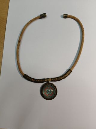 Collar de corcho