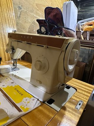 Maquina de coser SINGER 368