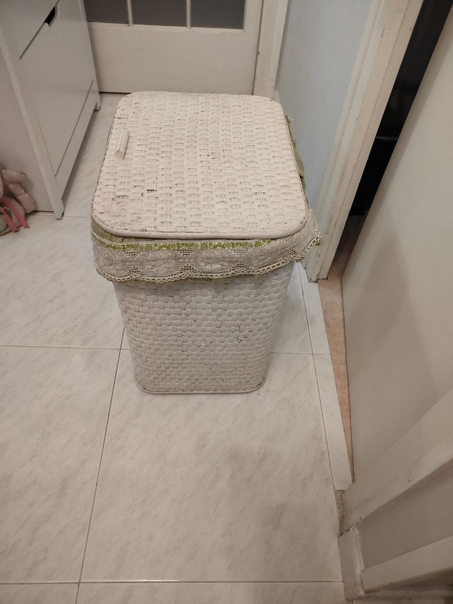 Cesta para guardar ropa