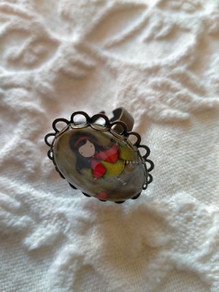 Anillo de bisutería
