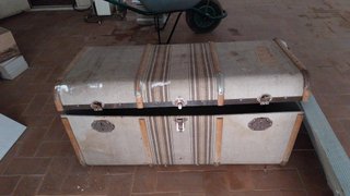 Baúl de viaje muy antiguo