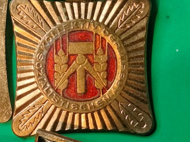 lotto di 8 medaglie DDR medaglia brigata del lav