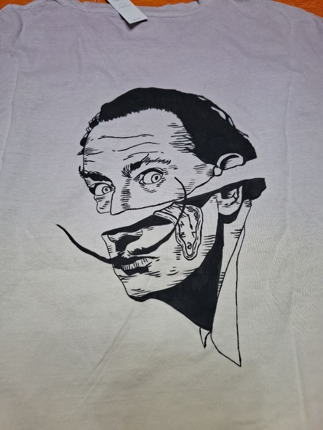 Maglia con disegno DALI'