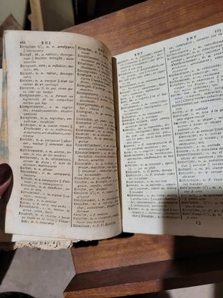 Libro religioso antiguo