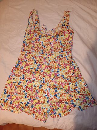 Mono de flores