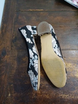 Manoletinas estampadas Zara