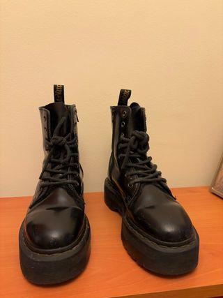 Botas Dr Martens con plataforma Jadon
