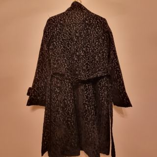 Abrigo negro brocado