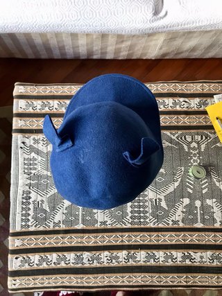 Cappello in lana bluette tipo fantino