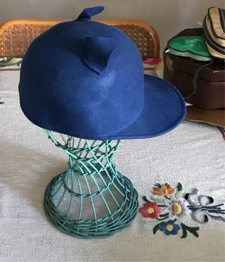 Cappello in lana bluette tipo fantino
